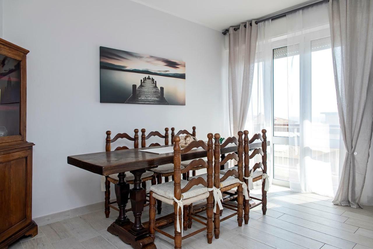 Appartamento Alex Vista Mare Lido di Camaiore Buitenkant foto
