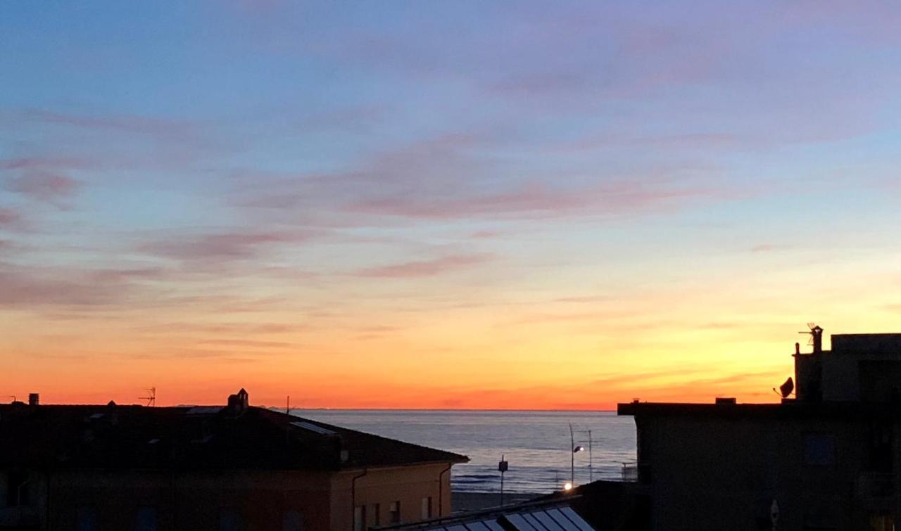 Appartamento Alex Vista Mare Lido di Camaiore Buitenkant foto